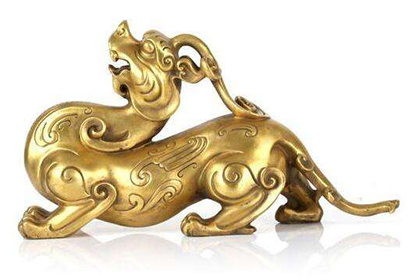 海中金命人佩戴什麼吉祥物能保平安
